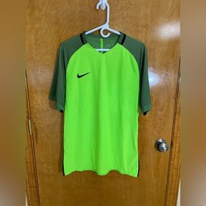 Nike Aeroswift Strike Motion Soccer Jersey (Green) - XL 725868-336